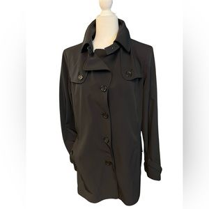 Utex sz 12, EUC Black water resistant trench coach, lightweight